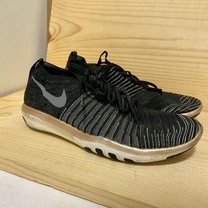 Nike Black/Gold/Metallic Free